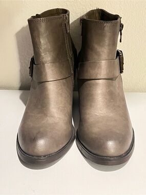 Women's Ankle Boots in Taupe with Side Buckle
